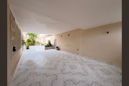 Casa à venda com 400m², 5 quartos e 4 vagasQuintal e garagem