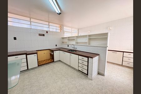 Casa à venda com 400m², 5 quartos e 4 vagasCozinha
