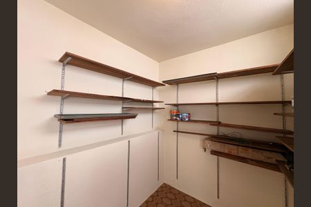 Casa à venda com 400m², 5 quartos e 4 vagasDepósito