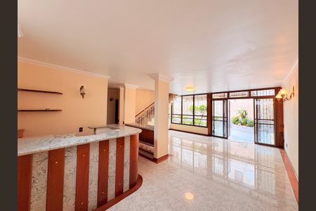 Casa à venda com 400m², 4 quartos e 4 vagasSala de Jantar com bar