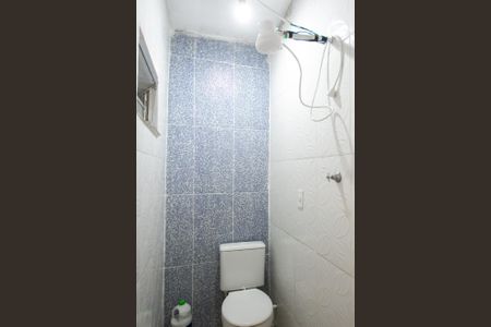 Banheiro  de casa para alugar com 1 quarto, 50m² em Conjunto Residencial José Bonifácio, São Paulo