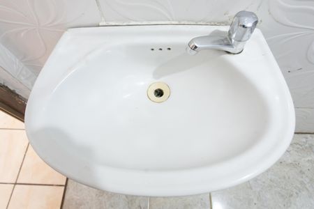 Banheiro - Detalhe  de casa para alugar com 1 quarto, 50m² em Conjunto Residencial José Bonifácio, São Paulo