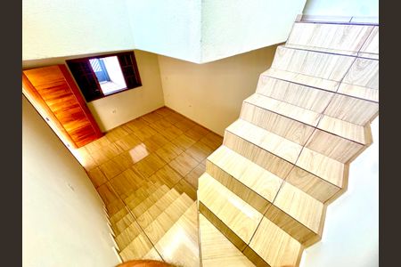 Casa para alugar com 4 quartos, 250m² em Jardim Presidente Dutra, Guarulhos