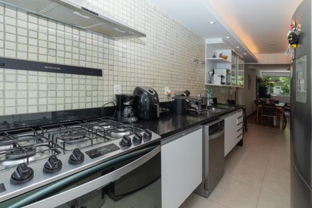 Apartamento à venda com 100m², 2 quartos e 1 vagaCozinha