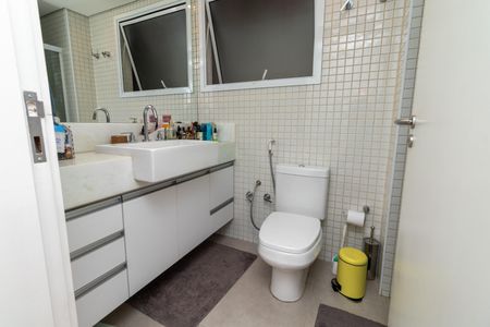 Apartamento à venda com 100m², 2 quartos e 1 vagaBanheiro da Suíte 1