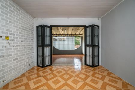 Casa à venda com 114m², 2 quartos e 2 vagas Casa à venda com 114m², 2 quartos e 2 vagasSala