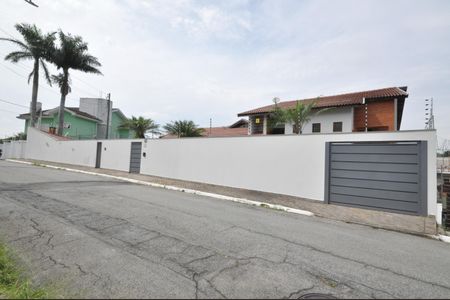 Casa para alugar com 450m², 3 quartos e 10 vagasFachada