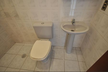 Casa para alugar com 450m², 3 quartos e 10 vagasBanheiro de serviço