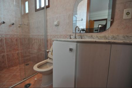 Casa para alugar com 450m², 3 quartos e 10 vagasBanheiro da Suíte 2