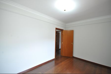 Casa para alugar com 450m², 3 quartos e 10 vagasSuíte 2