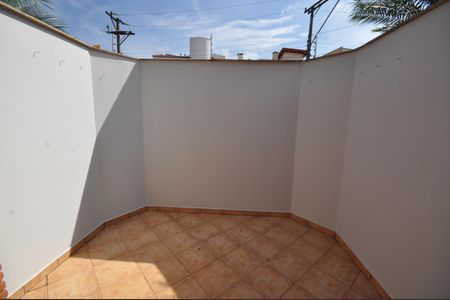 Casa para alugar com 450m², 3 quartos e 10 vagasQuintal