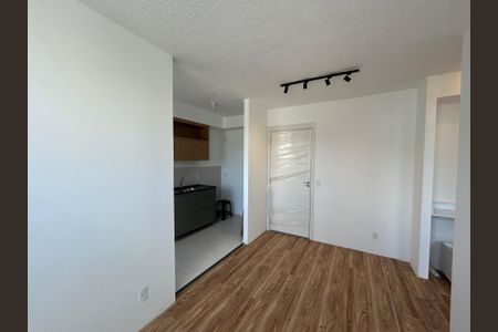 Sala de apartamento para alugar com 1 quarto, 38m² em Todos Os Santos, Rio de Janeiro