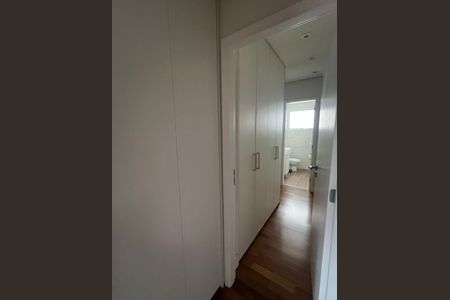 Corredor de apartamento para alugar com 3 quartos, 130m² em Cidade Monções, São Paulo