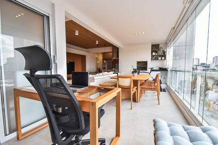Apartamento à venda com 101m², 2 quartos e 2 vagasVaranda