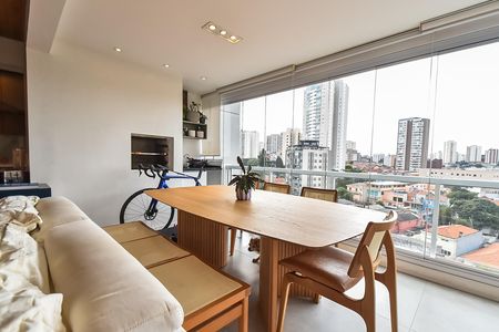 Apartamento à venda com 101m², 2 quartos e 2 vagasVaranda