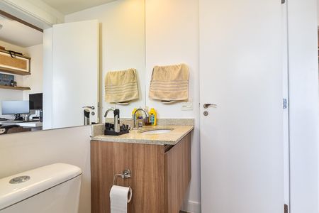 Apartamento à venda com 101m², 2 quartos e 2 vagasBanheiro da suíte 2