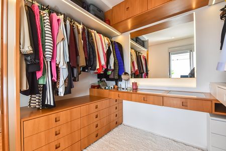 Apartamento à venda com 101m², 2 quartos e 2 vagasCloset da suíte 1