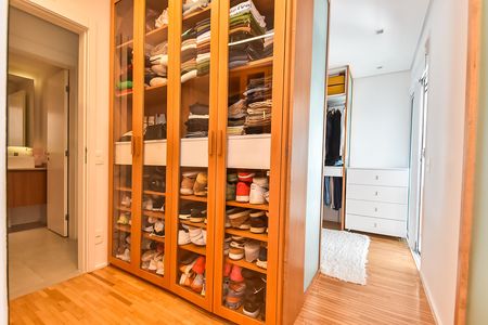 Apartamento à venda com 101m², 2 quartos e 2 vagasCloset da suíte 1