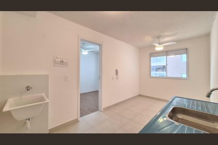 Sala/Cozinha/área de serviço  de apartamento para alugar com 1 quarto, 27m² em Parque Industrial Tomas Edson, São Paulo