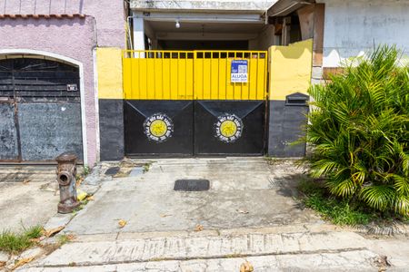 Casa para alugar com 80m², 2 quartos e sem vaga Casa para alugar com 80m², 2 quartos e sem vagaFachada