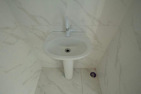 Banheiro  de kitnet/studio para alugar com 1 quarto, 35m² em Jardim Simus, Sorocaba