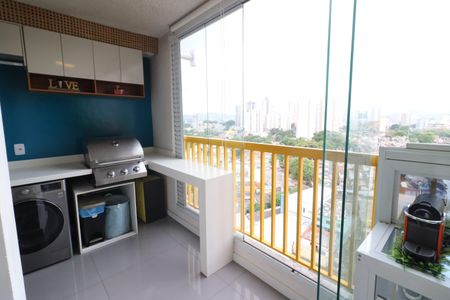 Sala de apartamento à venda com 2 quartos, 56m² em Vila Osasco, Osasco