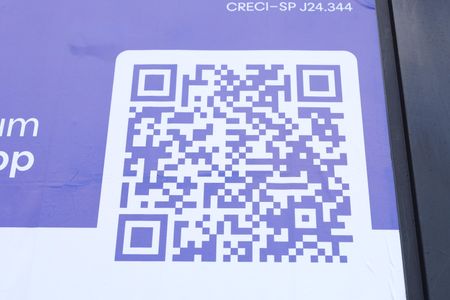 Casa para alugar com 72m², 2 quartos e 1 vagaPlaca instalada no portão do condomínio - Código da placa: YIXW-1187