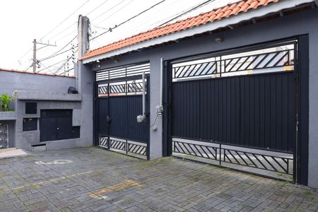 Casa para alugar com 72m², 2 quartos e 1 vagaÁrea comum - Estacionamento