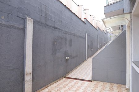 Casa para alugar com 72m², 2 quartos e 1 vagaÁrea comum 