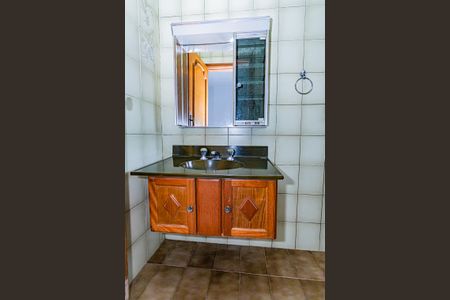 Banheiro suite de casa para alugar com 1 quarto, 63m² em Vila Palmeiras, São Paulo