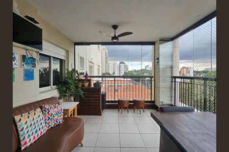 Apartamento à venda com 148m², 4 quartos e 3 vagasVaranda