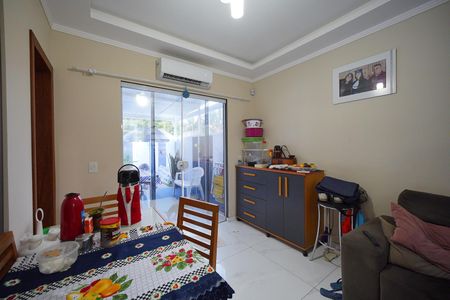 Sala de casa para alugar com 2 quartos, 110m² em São João do Rio Vermelho, Florianópolis