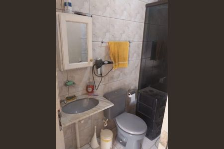 Casa de condomínio à venda com 60m², 2 quartos e 2 vagasBanheiro 