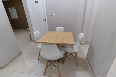 Apartamento à venda com 41m², 2 quartos e 1 vaga Apartamento à venda com 41m², 2 quartos e 1 vagaÁrea comum - Salão de festas