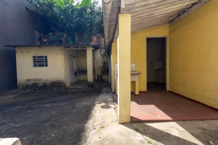Casa à venda com 255m², 2 quartos e sem vagaQuintal e área de serviço