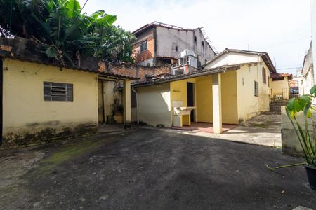 Casa à venda com 255m², 2 quartos e sem vagaQuintal e área de serviço