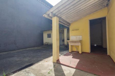 Casa à venda com 255m², 2 quartos e sem vagaQuintal e área de serviço