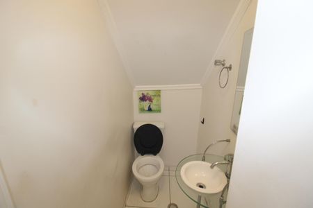 Casa de condomínio à venda com 97m², 2 quartos e 2 vagasLavabo