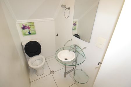 Casa de condomínio à venda com 97m², 2 quartos e 2 vagasLavabo