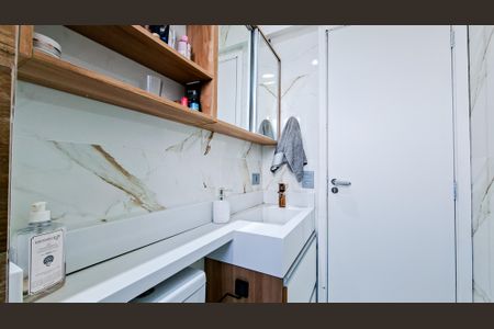 Apartamento à venda com 61m², 2 quartos e 2 vagasBanheiro da Suíte