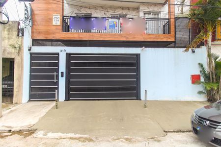 Apartamento para alugar com 56m², 2 quartos e 1 vaga Apartamento para alugar com 56m², 2 quartos e 1 vagaFachada + Placa