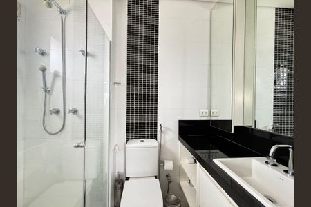 Apartamento à venda com 215m², 3 quartos e 3 vagasBanheiro da Suíte 2