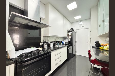 Apartamento à venda com 215m², 3 quartos e 3 vagasCozinha