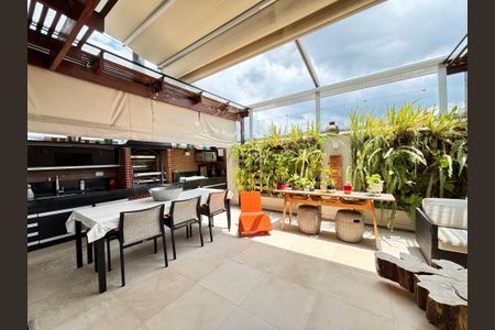 Apartamento à venda com 215m², 3 quartos e 3 vagasCobertura