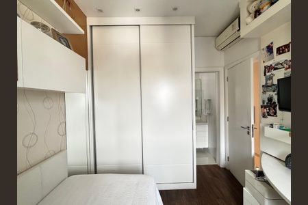 Apartamento à venda com 215m², 3 quartos e 3 vagasSuíte 1