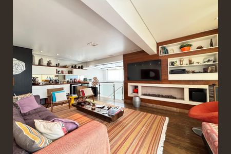 Apartamento à venda com 215m², 3 quartos e 3 vagasCobertura