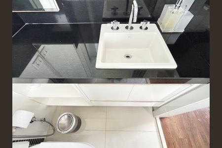 Apartamento à venda com 215m², 3 quartos e 3 vagasBanheiro da Suíte 2