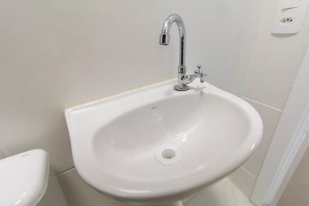 Apartamento para alugar com 43m², 2 quartos e sem vagaBanheiro