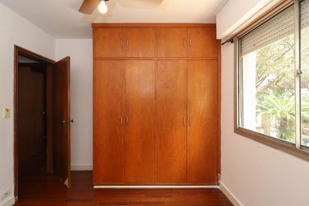 Apartamento para alugar com 120m², 3 quartos e 1 vagaSuíte