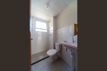 Banheiro de apartamento para alugar com 2 quartos, 43m² em Cecília, Viamão